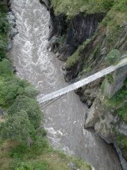 08-Old suspention bridge crossing theRío 04-Pastaza